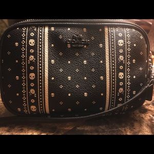 🛍SOLD🛍 Coach skull cross body